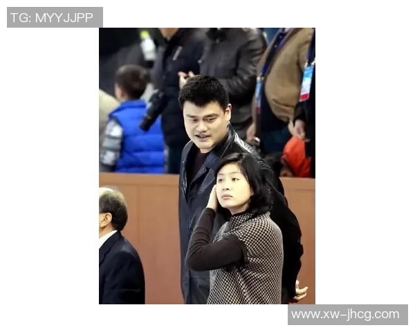 姚明最新动态曝光当前照片展现其风采与魅力引发热议