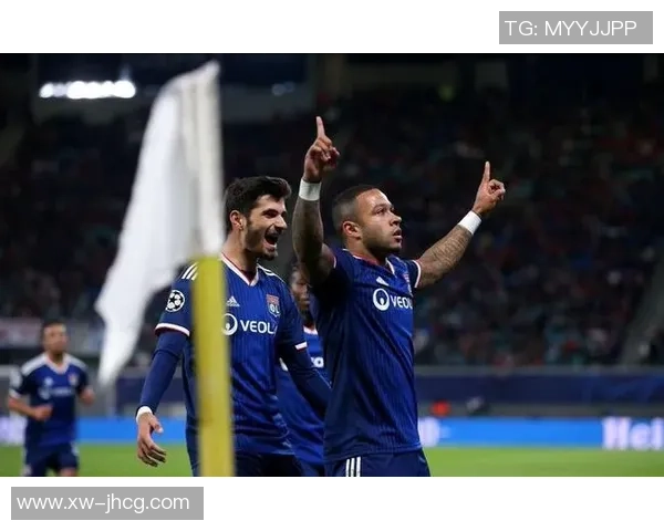 欧联杯惊心动魄之夜里昂与莱比锡激战成平局红牌事件引发全场热议