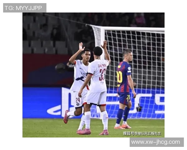 中超激战:里昂狂胜巴黎圣日耳曼6比2神扑瞬间引发全场欢呼 中超激战:里昂狂胜巴黎圣日耳曼6比2神扑瞬间引发全场欢呼