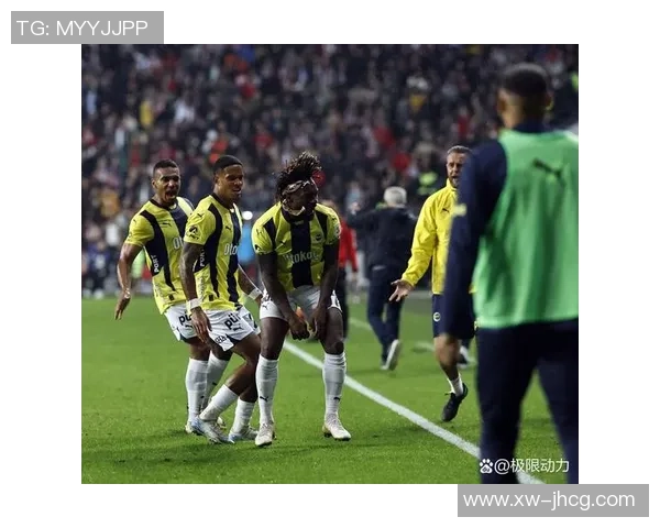 友谊赛精彩对决里昂与那不勒斯战成平局绝杀瞬间震撼全场