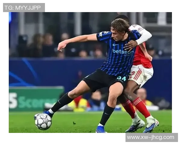 意甲激战:拜仁逆转国米补时绝杀引发全场狂欢 意甲激战:拜仁逆转国米补时绝杀引发全场狂欢